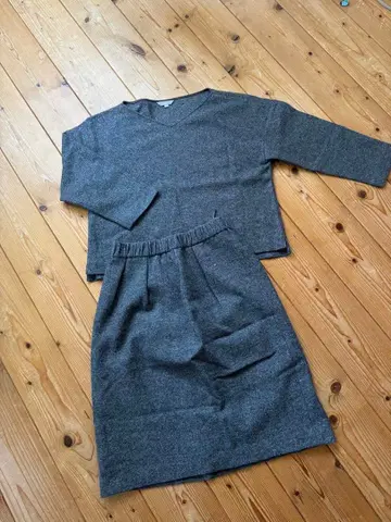 새상품급 내추럴 뷰티 그레이 라메 셋업 M