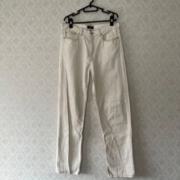 A.P.C. JEAN MARTIN 화이트 스트레이트 팬츠 30