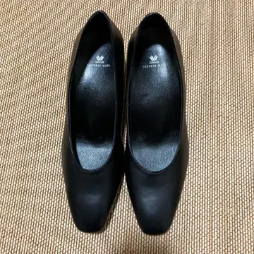 와코루 블랙 펌프스 24EE
