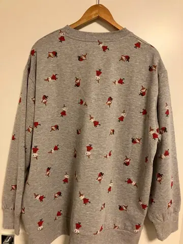 무민 캐릭터 패턴 맨투맨