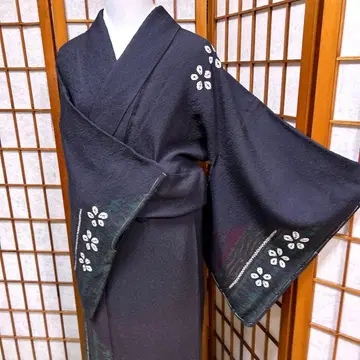 순수 실크 츠케사게 [ 쥐어짜는 꽃 무늬 ]