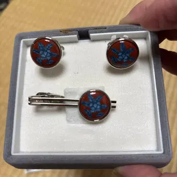 미술 도예 아리타 도자기 파란 꽃무늬 커프스 단추와 넥타이핀 세트