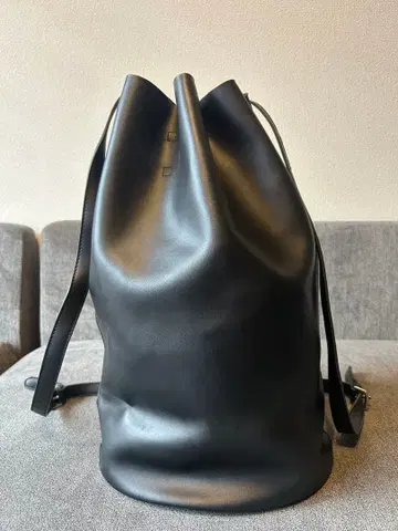 블랙 가죽 드로우 스트링 백