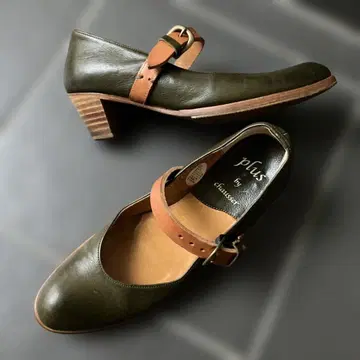 새상품급 쇼세 플러스 펌프스 카키 23cm