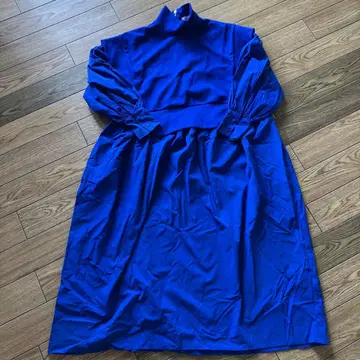 이아파피요네 스미스타일 하프 맨투맨 원피스