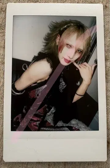 0.1g의 오산 미즈타 마리 씨 폴라로이드