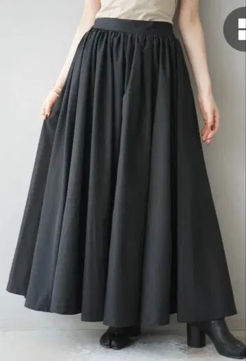 Lumier 브로드 볼륨 스커트 블랙