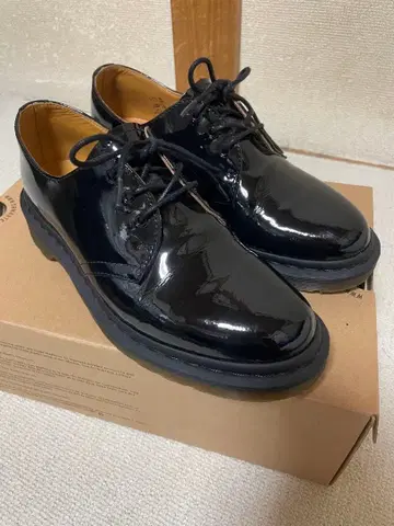 닥터마틴 x 빔즈 빔즈별주 페이턴트 신발 3홀