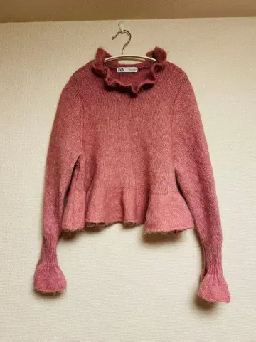 ZARA 프릴 넥 핑크 니트