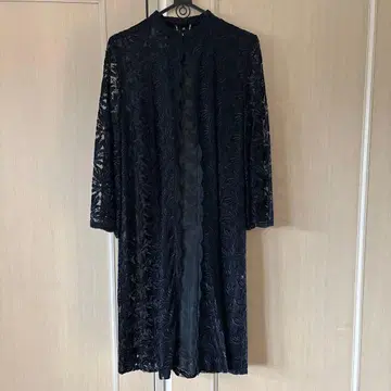 전체 레이스 플라워 무늬 롱 가운 블랙