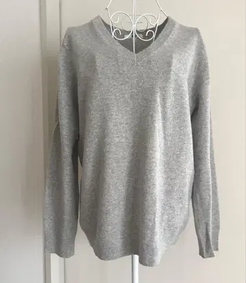 UNIQLO 라이트 그레이 니트