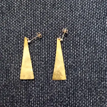 골드 트라이앵글 귀걸이 놋쇠