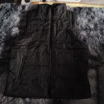 블랙 다운 베스트