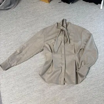 로페 울 삭소니 보타이 셔츠