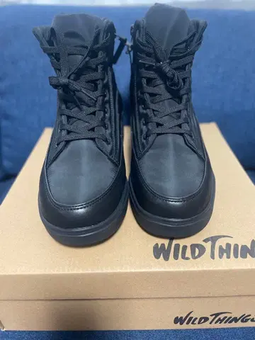 WILDTHINGS 블랙 하이컷 부츠
