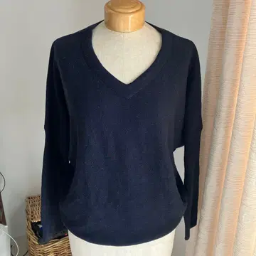 네이비 V넥 스웨터 9호