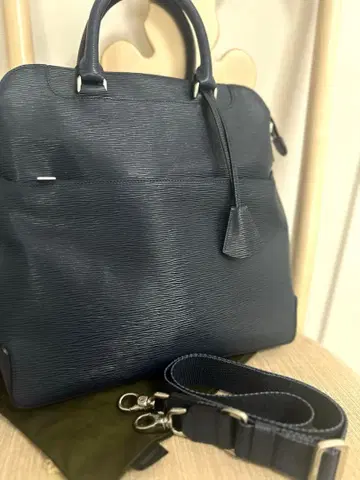 [ 새상품 ] 아니아리 네이비 웨이브 레더 비즈니스 백