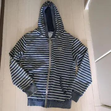 Grf. 스트라이프 후드티