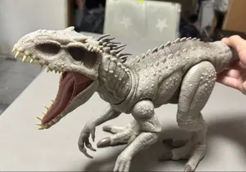 쥬라기 월드 피규어 빛나고 움직이며 말하는