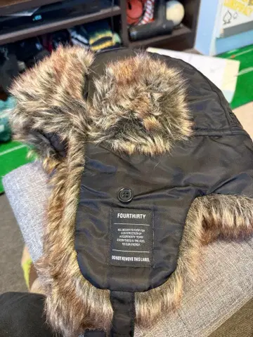 FOURTHIRTY 포서티 퍼 달린 트래퍼 캡 겨울용 방한