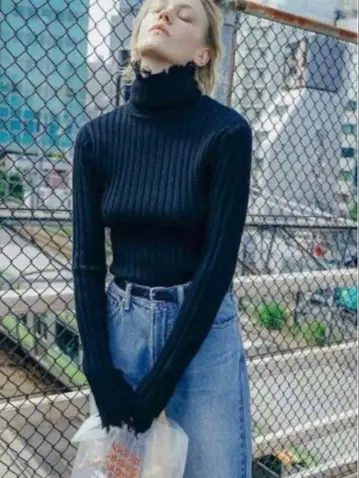 perveze 리브 니트 터틀넥