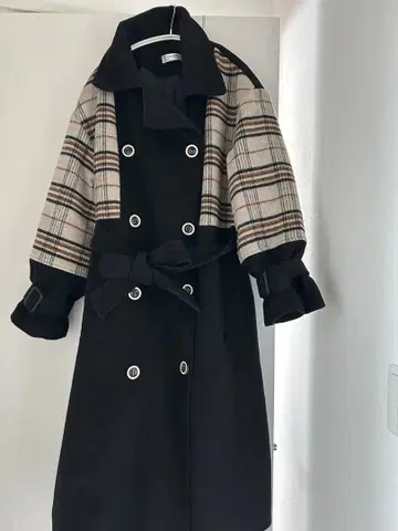 spicaglow 롱 코트 블랙과 체크 무늬