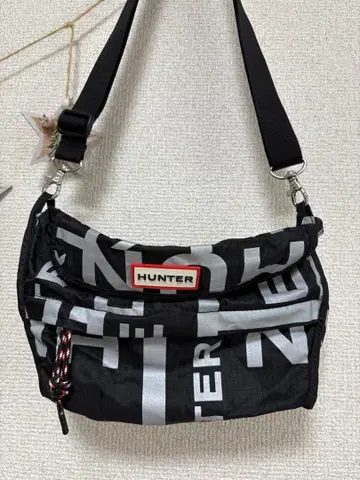 HUNTER 숄더백 블랙, 실버