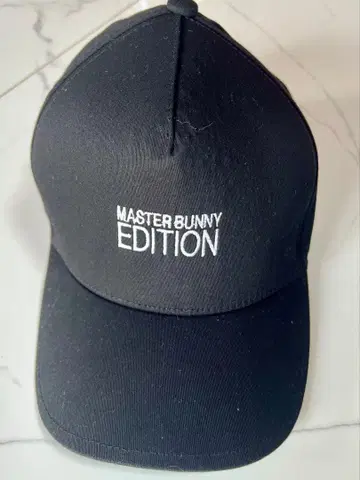 MASTER BUNNY EDITION 캡 블랙 새상품