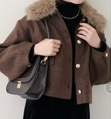 브라운 퍼 트리밍 숏 기장 자켓