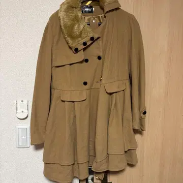 퍼가 달린 더블 브레스트 롱 코트