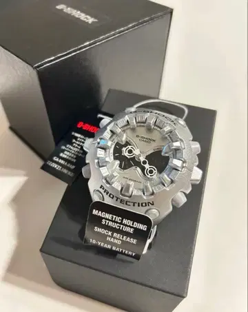 CASIO G-SHOCK GA-V01A-8AJF