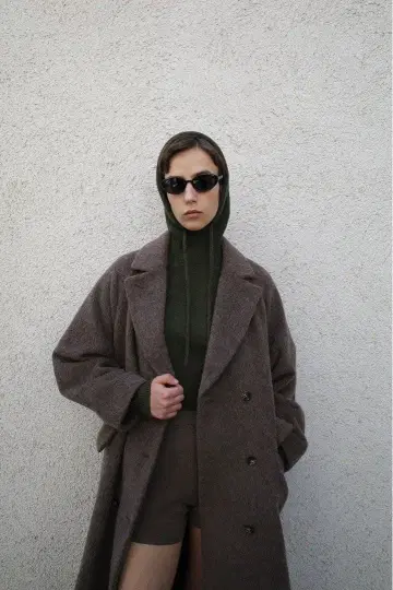 CLANE SHORT KNIT HOODIE