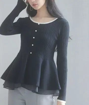 [택 포함 새상품] SAISON DE PAPILLON 페플럼 니트