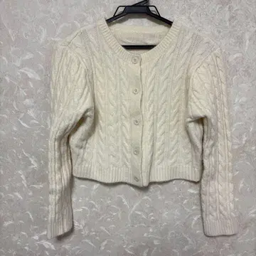 아이보리 케이블 짜임 크롭 가디건