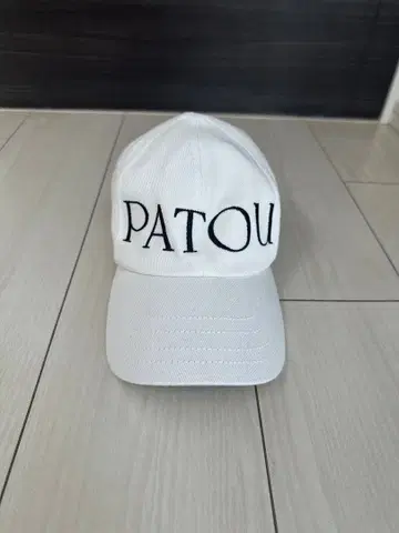 미사용 새상품 PATOU 로고 캡 화이트 여성용