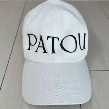 미사용 새상품 PATOU 로고 캡 화이트 여성용
