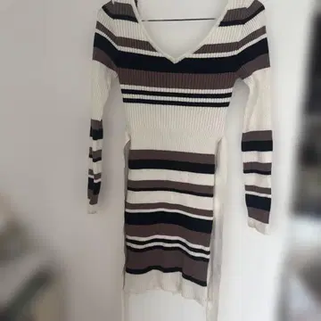 LIP SERVICE V넥 긴팔 니트 원피스