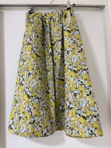 [ 미사용 ] 자카드 풍성한 턱 플레어 스커트 꽃무늬 Liala x PG