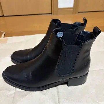 ILIMA 블랙 앵클부츠