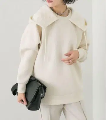 [새상품] ear PAPILLONNER 빅 칼라 후드 맨투맨