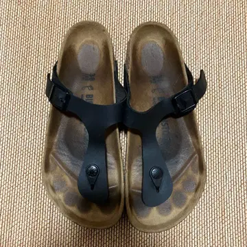 Birkenstock 블랙 샌들 38