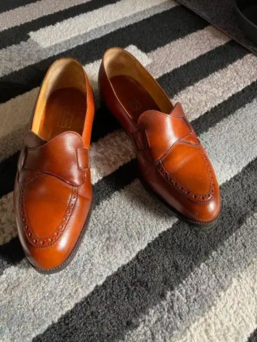 새상품급 에드워드 그린 버터플라이 로퍼 7.5 브라운