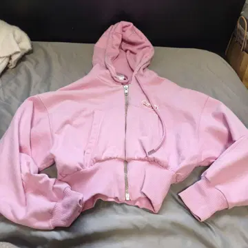 Barbie 핑크 크롭 후드티 S