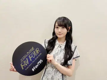 오구라 유이 착용 플라워 프린트 롱 원피스 핑크