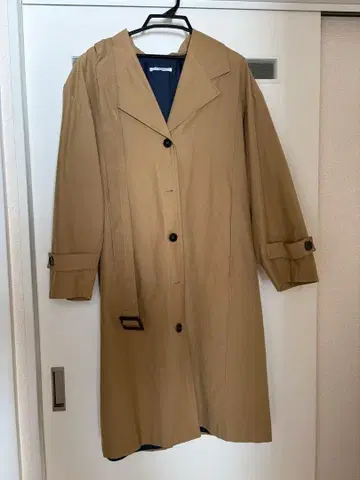 베이지 트렌치코트