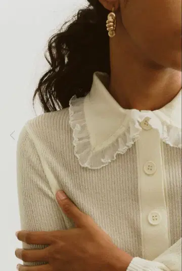 MACHATT 프릴 칼라 리브 니트 아이보리