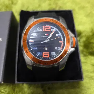 TOMMY HILFIGER 손목시계