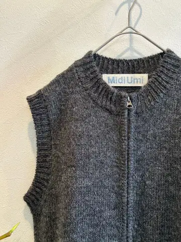 Midi Umi 다크 그레이 니트 베스트 새상품