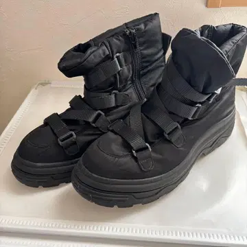 키다리 아저씨 블랙 미드컷 부츠 지퍼 포함