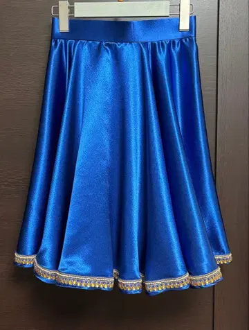 [ 다카라즈카 여역풍 광택 있는 루리색 미디 기장 연습용 스커트 ]